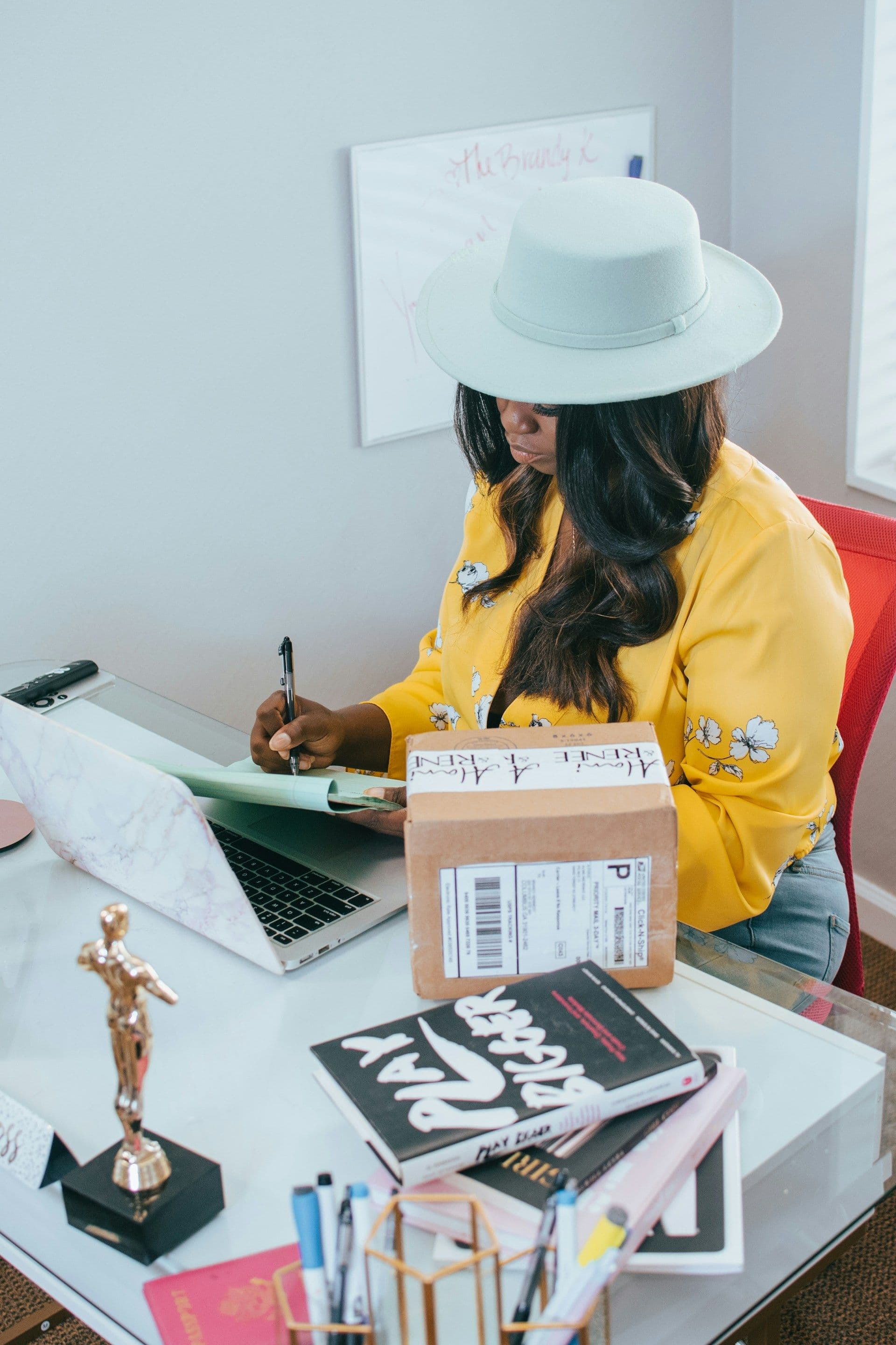 Featured image for Owner Draw: What It Is & How Bookkeepers Record It